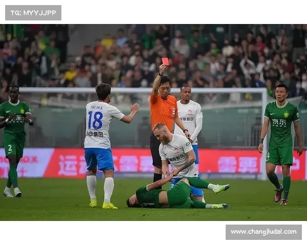 4 万球迷燃爆工体!国安 1-0 西海岸登顶 4 万球迷燃爆工体!国安 1-0 西海岸登顶